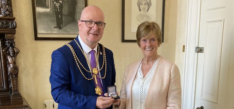 Mayor honours Teresa’s sixty-year commitment to the NHS