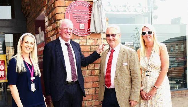 New plaque honours Gainsborough’s manufacturing past