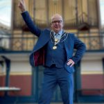 Mayor-dancing-1