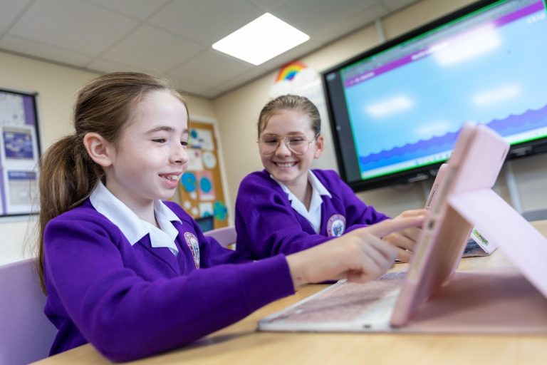 Why is it important for schools to have a clear approach to the use of AI?