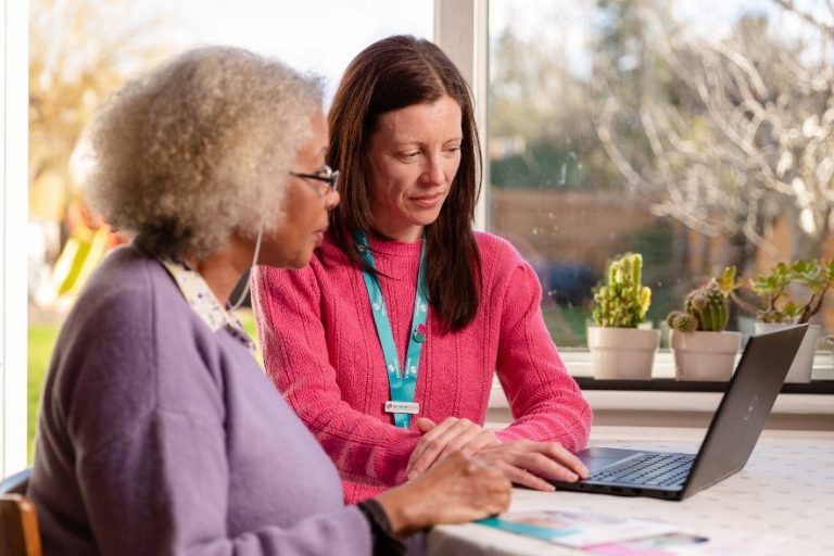 Free face-to-face clinics for families affected by dementia in Lincoln