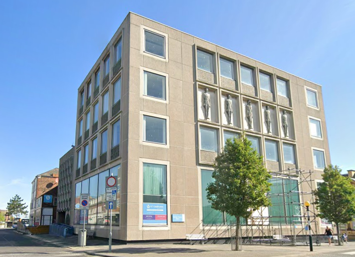 Council explores pop-up solution amid prolonged Grimsby library closure