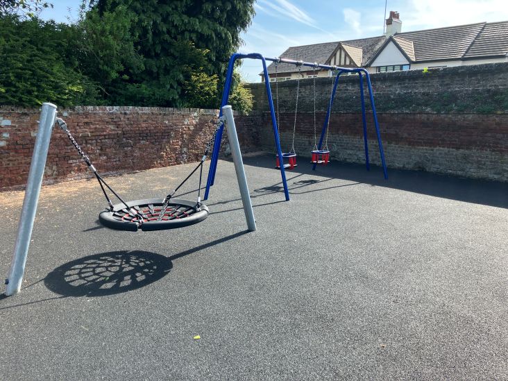 Ayscoughfee Gardens refurbishes play area following South Holland District Council investment